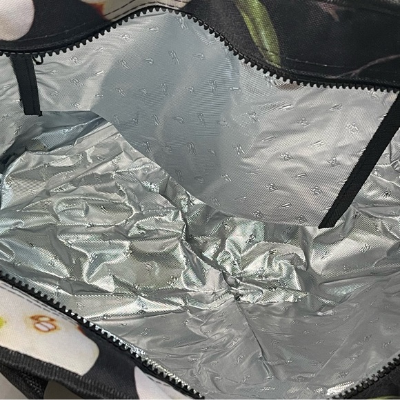 NEW Truvani Signature Insulated Soft Cooler Bag Black Apple Print - Picture 4 of 9